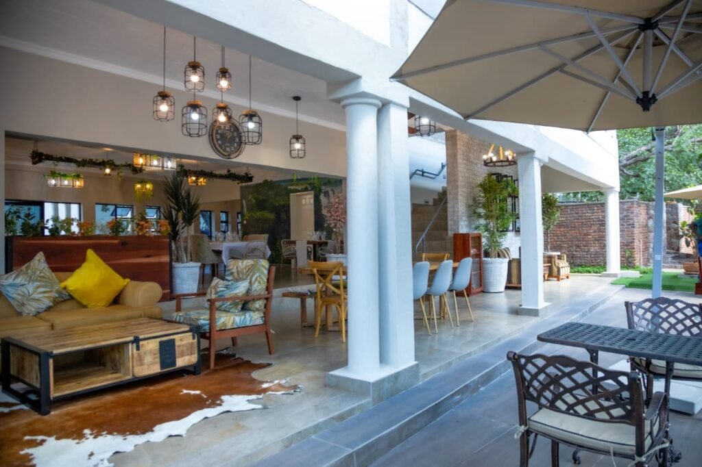 Kasambabezi Lodge Dinning
